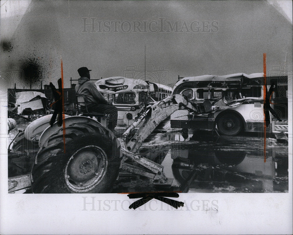 1971 Press Photo GraveYard Misco Bellamy Driver  - Historic Images