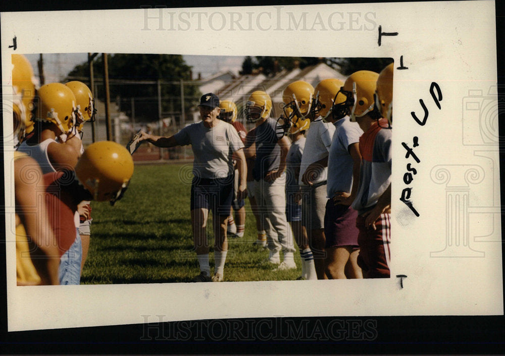 1968 Press Photo Charles Justice American Football Coac - Historic Images