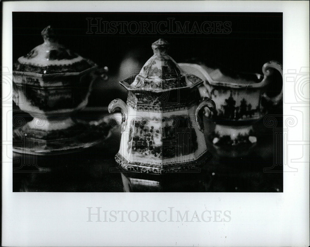 1984 Press Photo Grocery dish Allen antique procelain - Historic Images