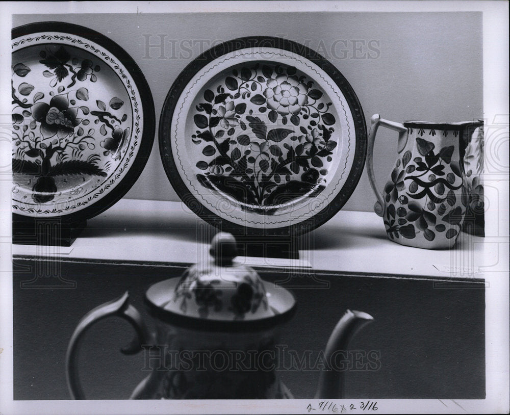 1960 Press Photo Potter English Ganny Dutch Rom Burners - Historic Images
