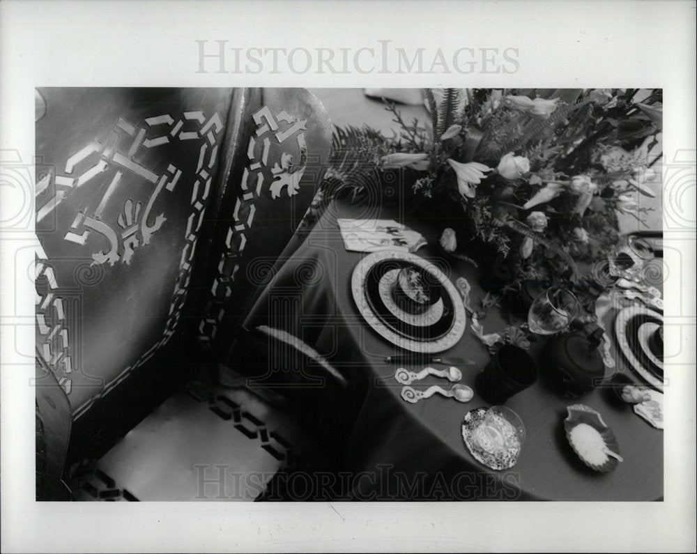 1993 Press Photo jewellary model flower bucket image  - Historic Images