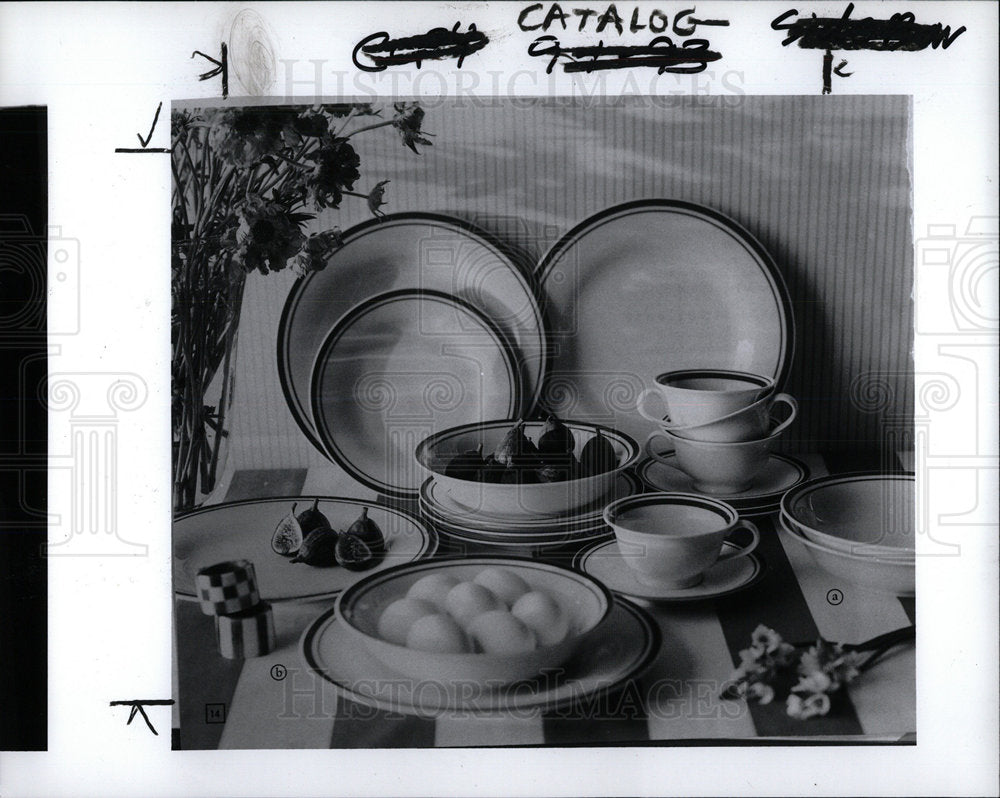 1993 Press Photo Dishes - Historic Images