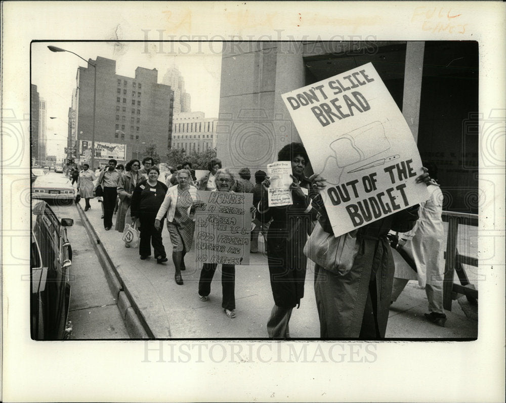 1980 Press Photo Food stamps demonstration strike riots - Historic Images
