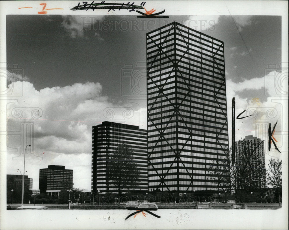 1985 Press Photo Hi-Rise Buildings In Oakland County - Historic Images