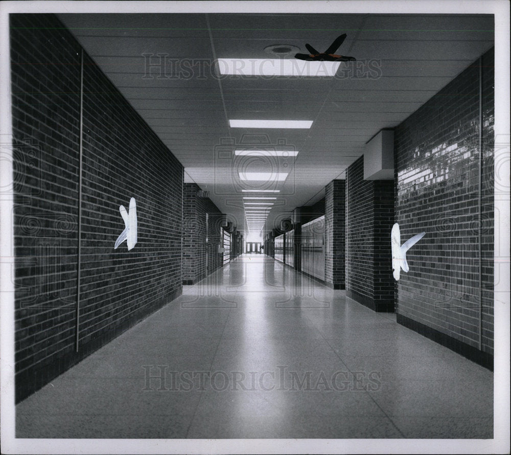 1969 Press Photo Western Lake Western Hi School  - Historic Images