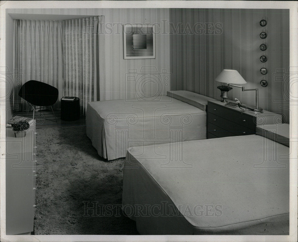 1969 Press Photo Bedroom Cornell Village Town House - Historic Images