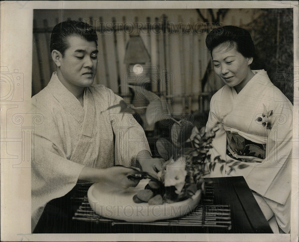 1962 Press Photo Sakata Create Flowers - Louis Watches  - Historic Images