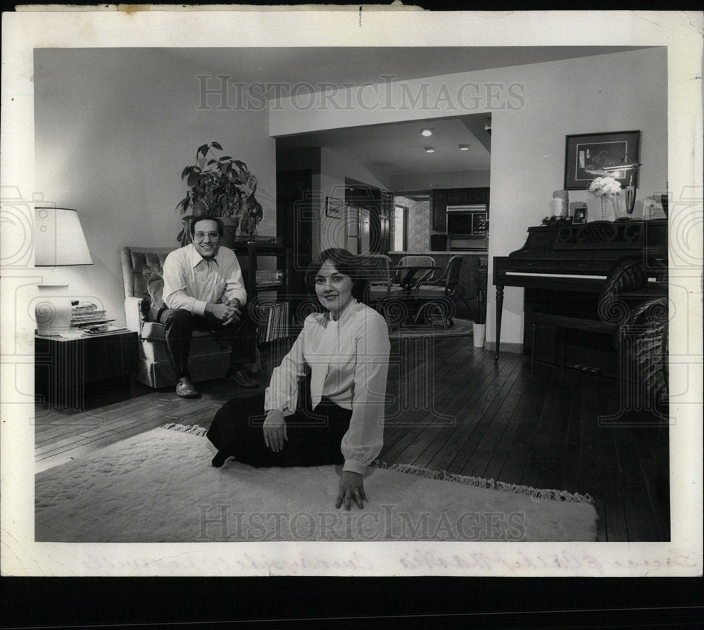 1982 Press Photo Bruce Cathy Mantia Home Oak Flooring - Historic Images