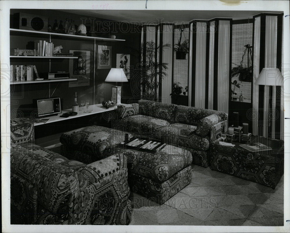 1977 Press Photo Furniture - Historic Images