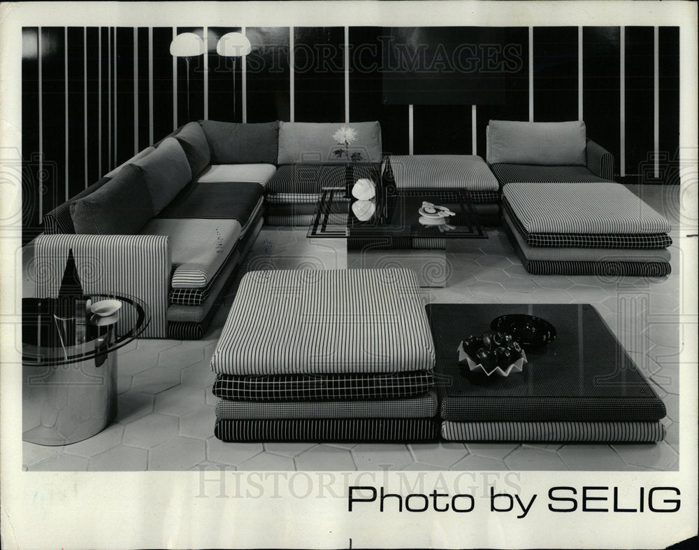 1979 Press Photo Selig Furniture Pouf Seating Unit  - Historic Images
