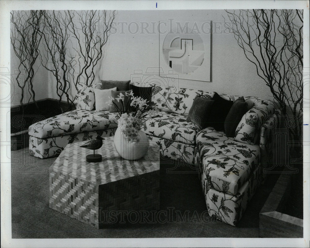 1977 Press Photo Milo Baughman Thayer Coggin Furniture  - Historic Images