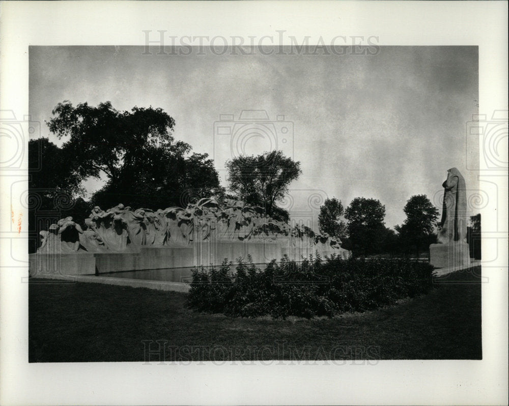 1994 Press Photo Fountain of Wash.Park is under repair. - Historic Images