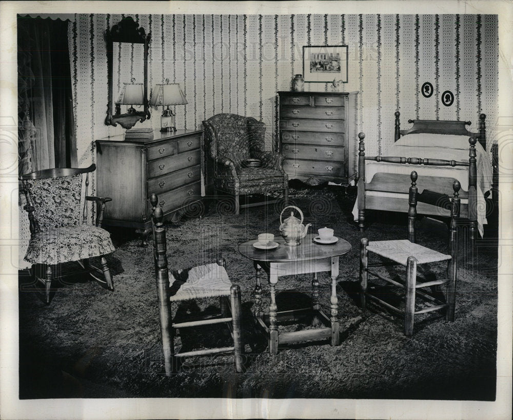1951 Press Photo Salem Bedroom Antique Maple - RRY74281 - Historic Images