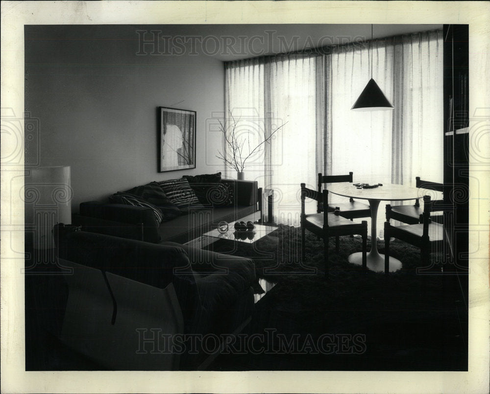press photo Quadrangle house model apartment - Historic Images