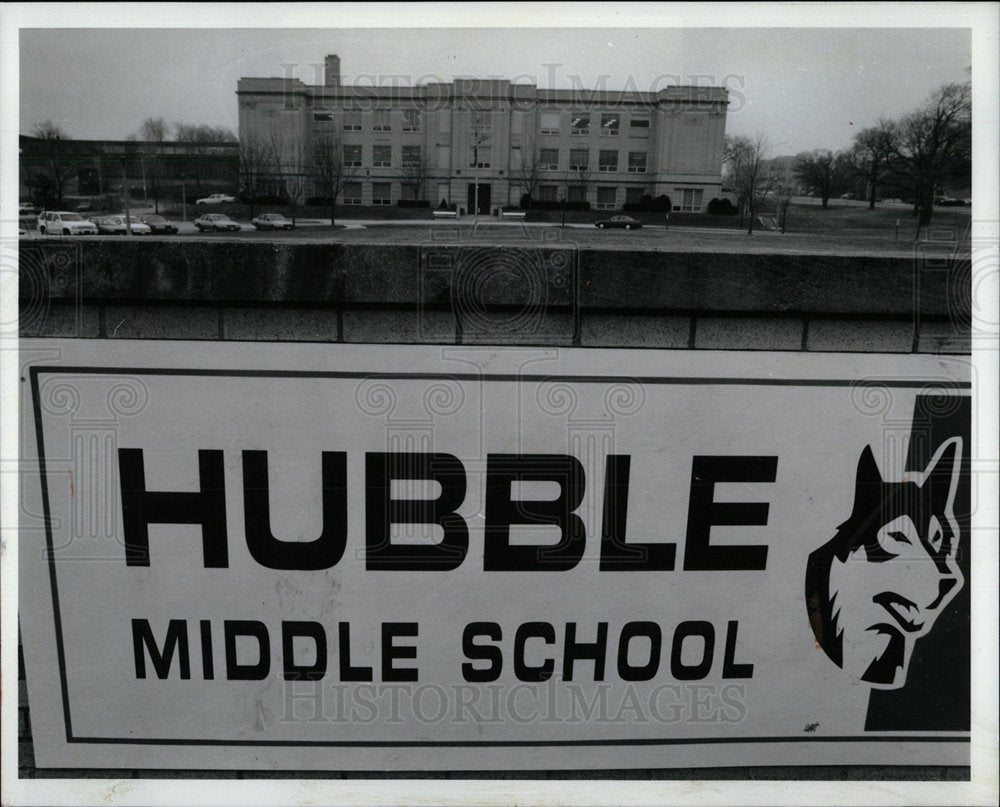 1993 Press Photo Hubble School Named after Astronomer. - Historic Images