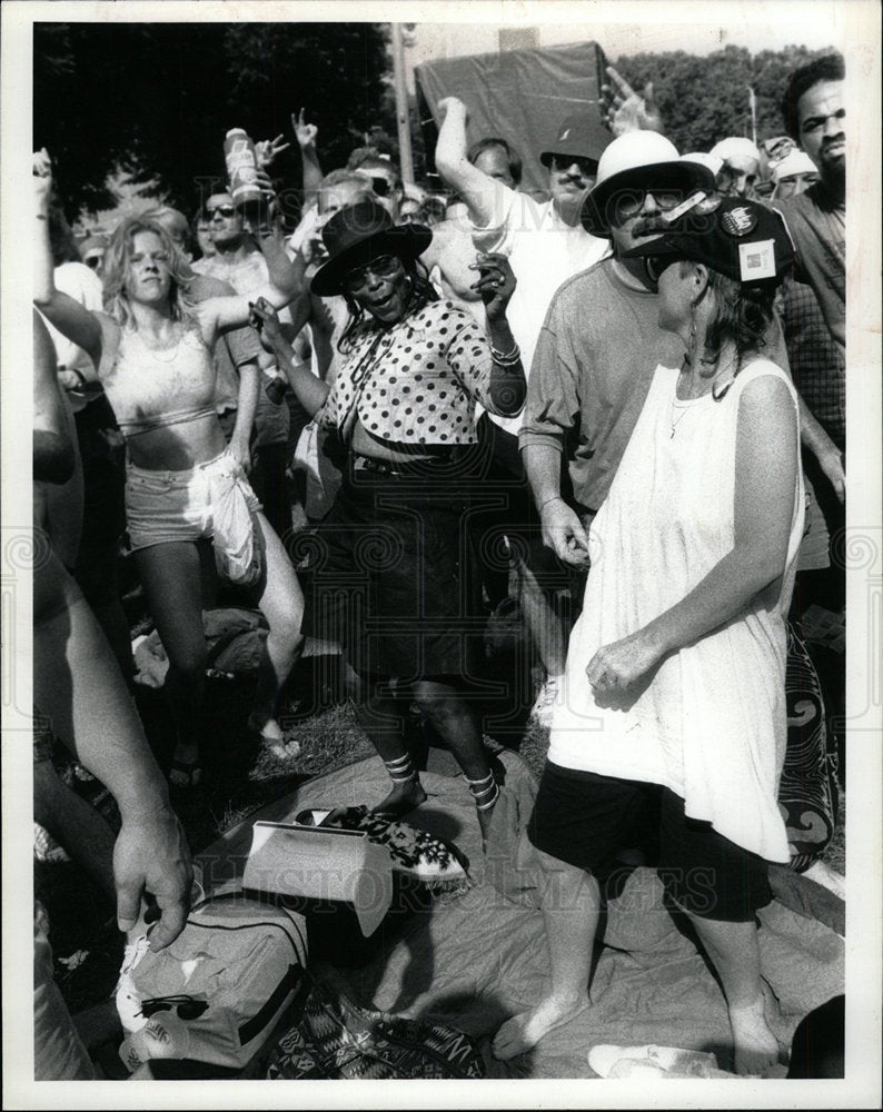 1991 Press Photo People Dancing Chicago Blues Festival - Historic Images