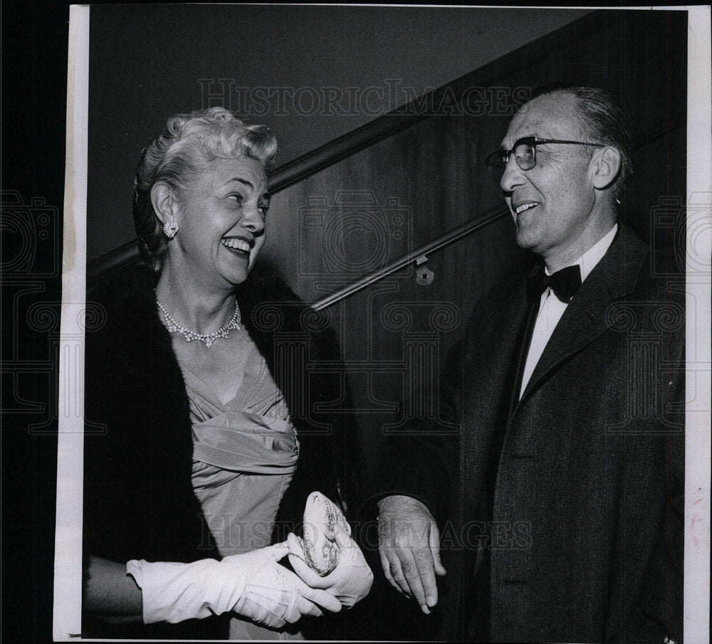 1960 Press Photo Clark Gittings bonfils memorial Kind - Historic Images