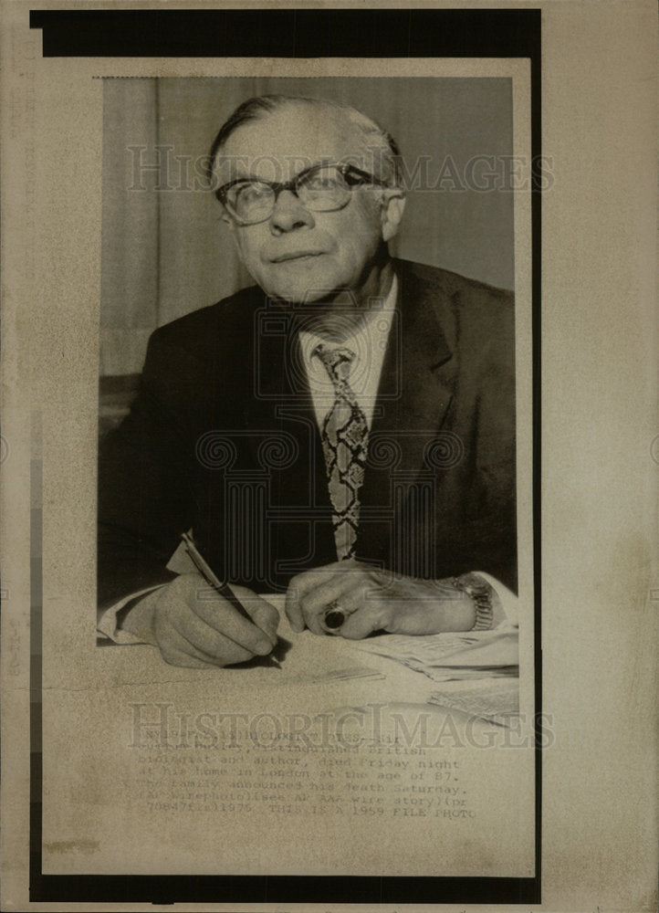 1975 Press Photo Sir Julian Sorell Huxley FRS Author  - Historic Images