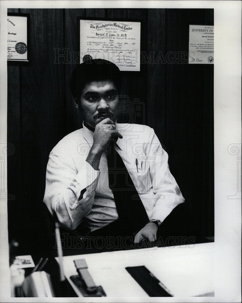 Press Photo Dr.Bernard Gipson Jr., Physician. - Historic Images