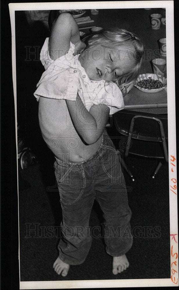 1975 Press Photo Dawn Robinson kindergartner - Historic Images