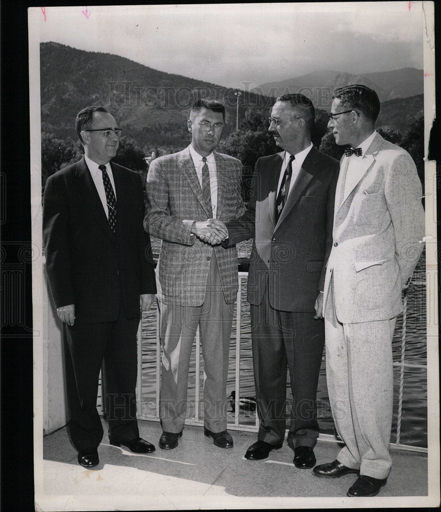1956 Press Photo Judge William Gobin Rocky Ford Meet  - Historic Images