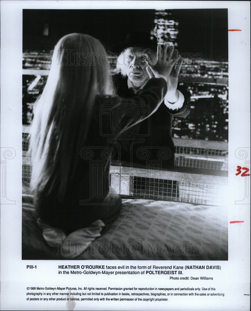 1988 Press Photo heather rourke evil reverend davis - Historic Images