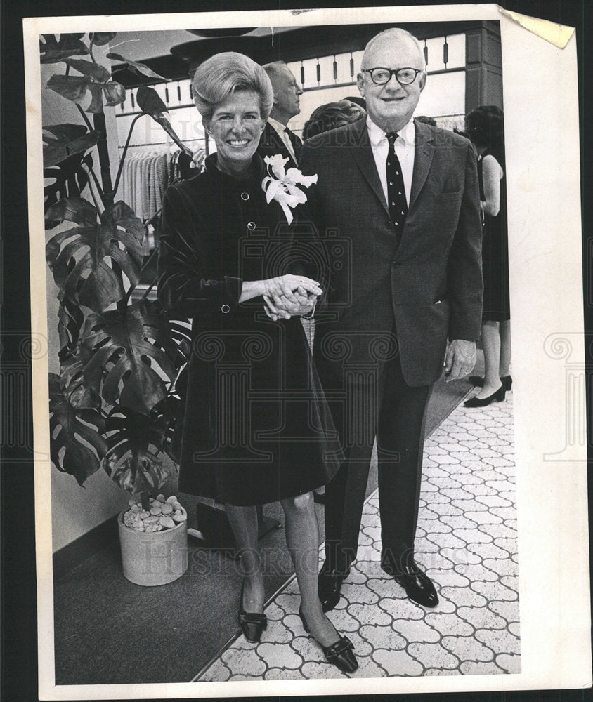 1967 Press Photo Van Schaacks attend Deb Ball Party - Historic Images