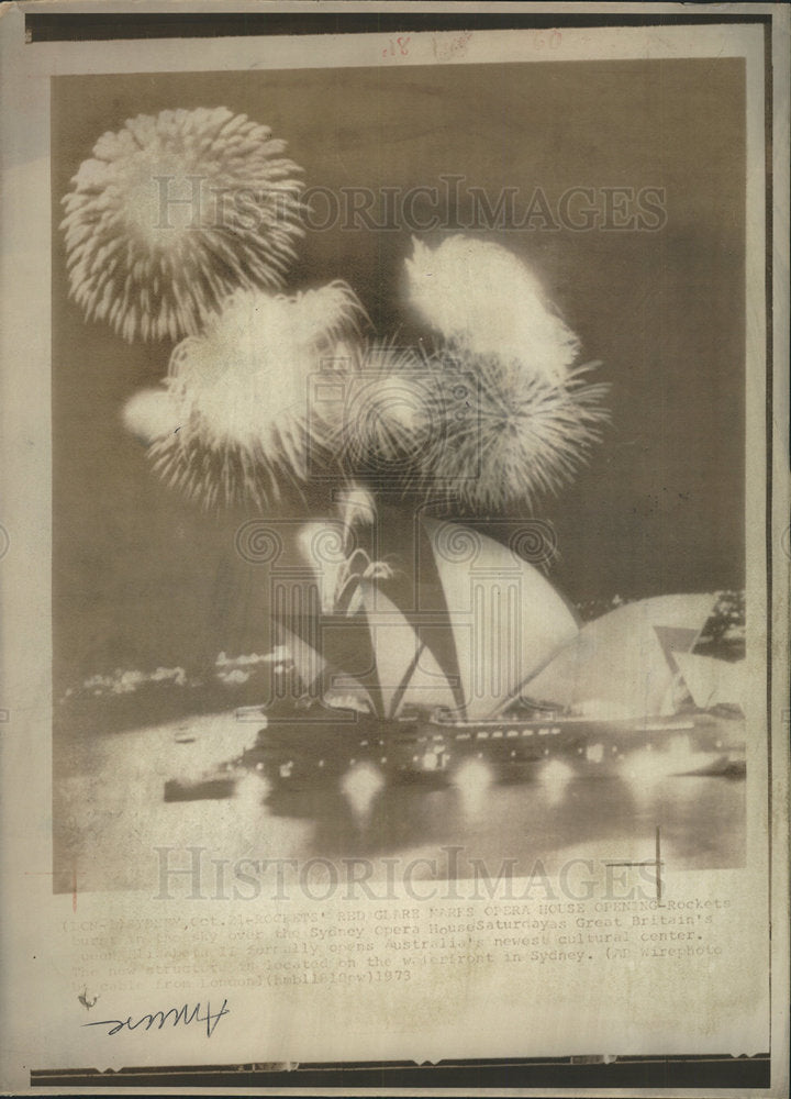 1973 Press Photo Rockets Red Glare Sydney Australia  - Historic Images