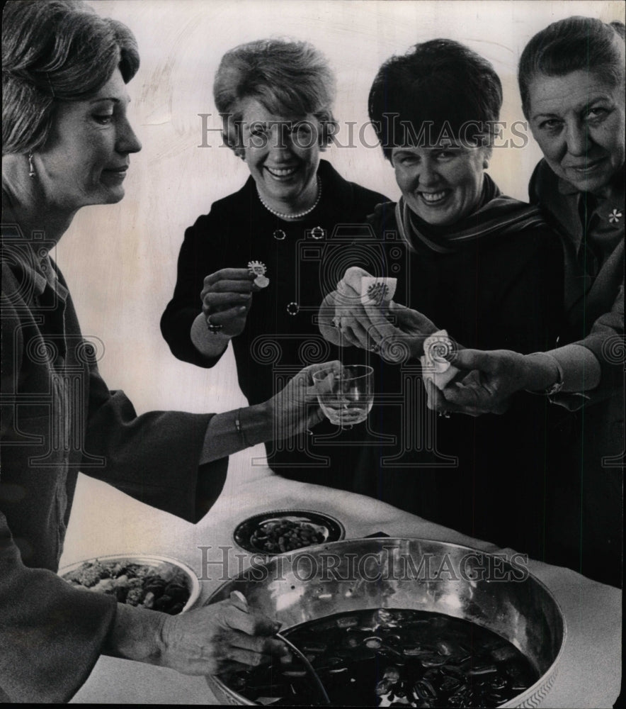 1966 Press Photo-winners of Denver Art Museum&#39;s members - Historic Images