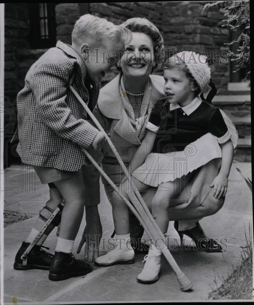 1959 Mrs. Richard Nixon greets two campaign-Historic Images