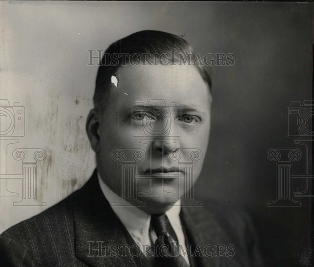 1931 Roland L. Linder - Historic Images