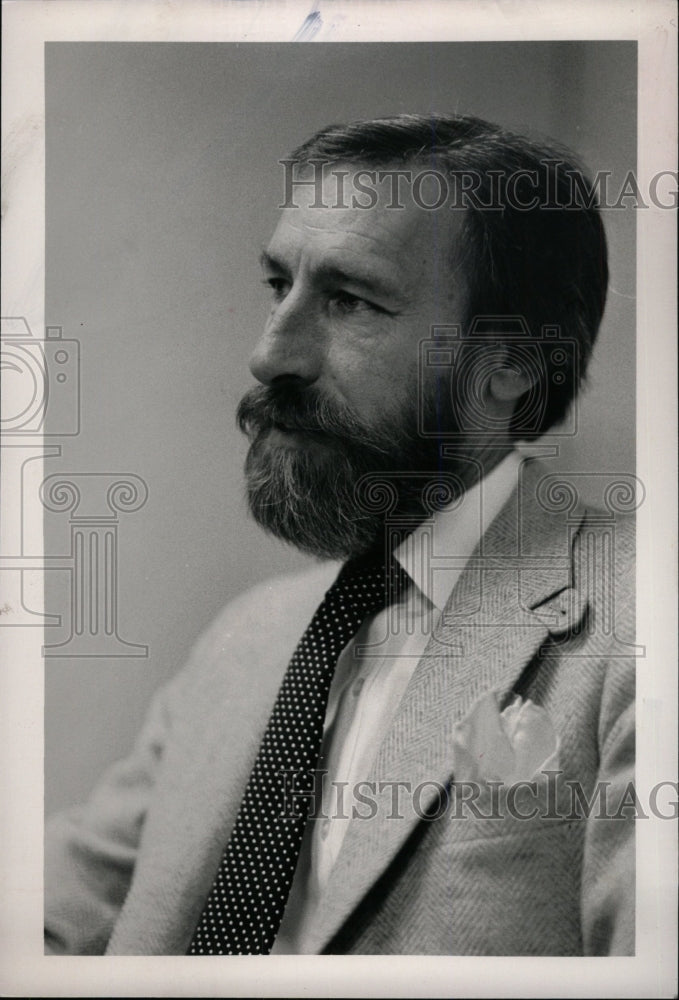 1988 Press Photo James Arkebauer Business Executive- RSA00741 - Historic Images