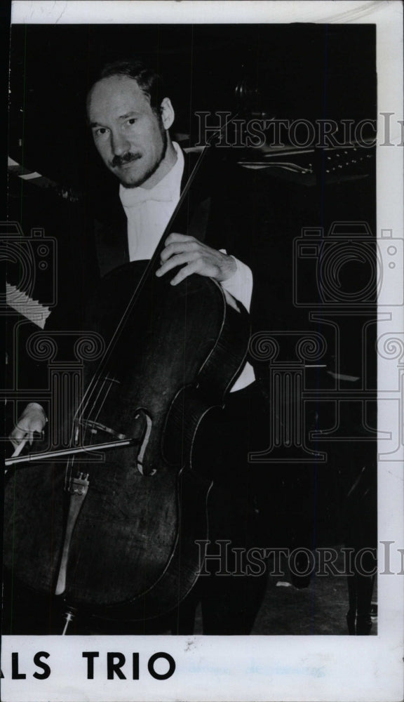 1979, Cellist Jurgen De Lemos thrive Challen- RSA00803 - Historic Images