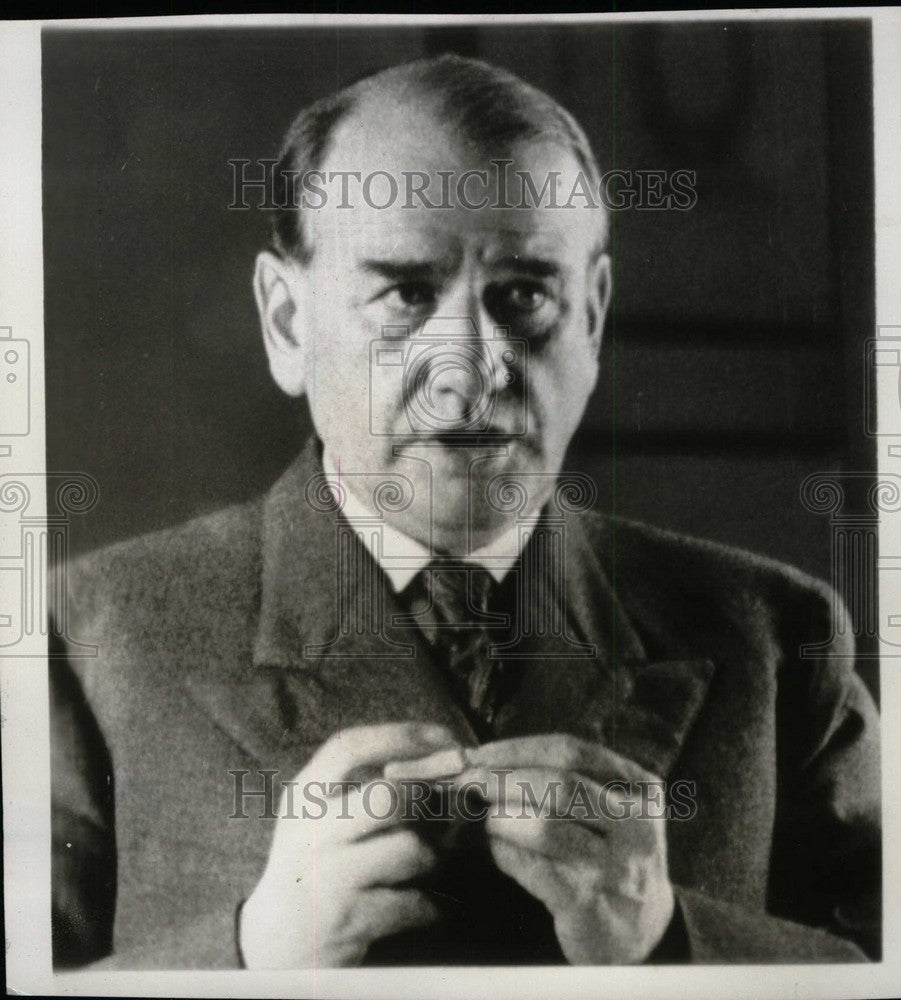 1938, Edward Daladier Premier France posing- RSA01325 - Historic Images