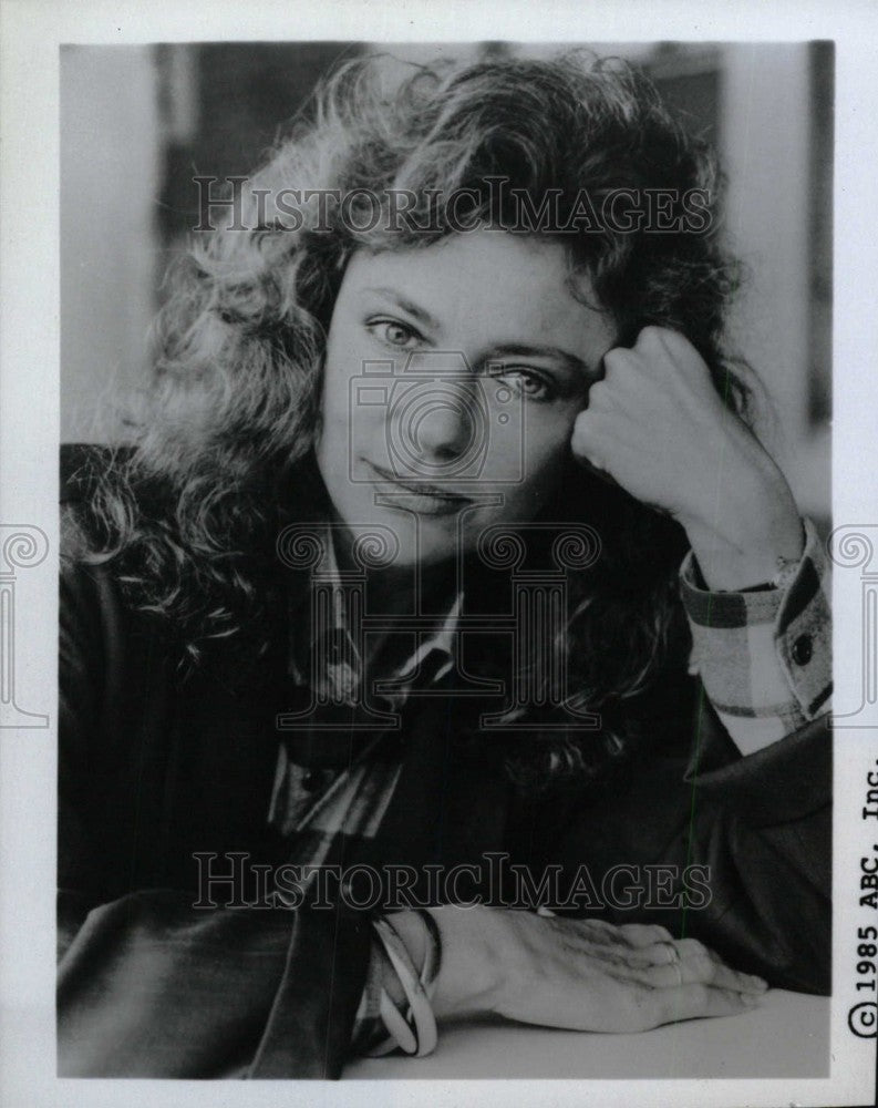 2001 Press Photo Famous Actress Year 2001 Look Very Bea- RSA01623- Historic Images