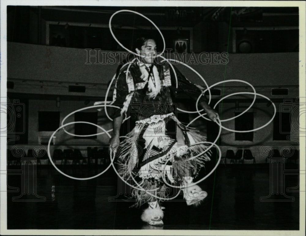 1986 Kevin Locke Sioux Indian Flutist Hoop - Historic Images