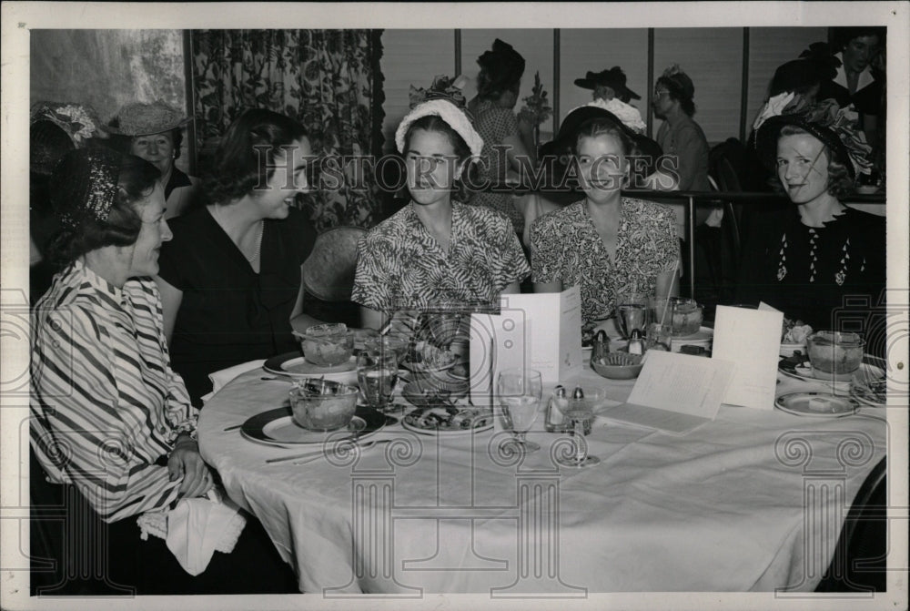 1949 Mrs. Hodges, Mrs. Davis, Mrs. Rowen, M - Historic Images