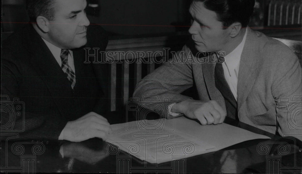 1935 Lawyer With Client Healy McGlone - Historic Images