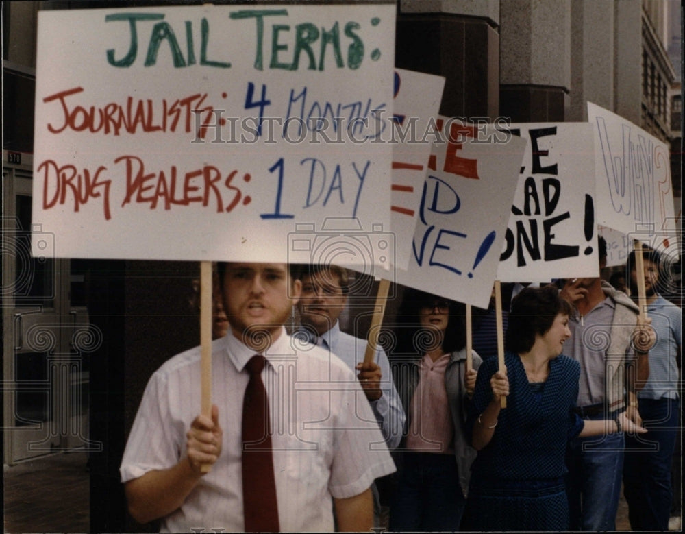 1986, WJBK TV Producer Jailing Protest- RSA02459 - Historic Images