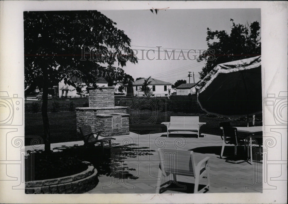 1956 Press Photo Patio Sun Gardens- RSA02529 - Historic Images