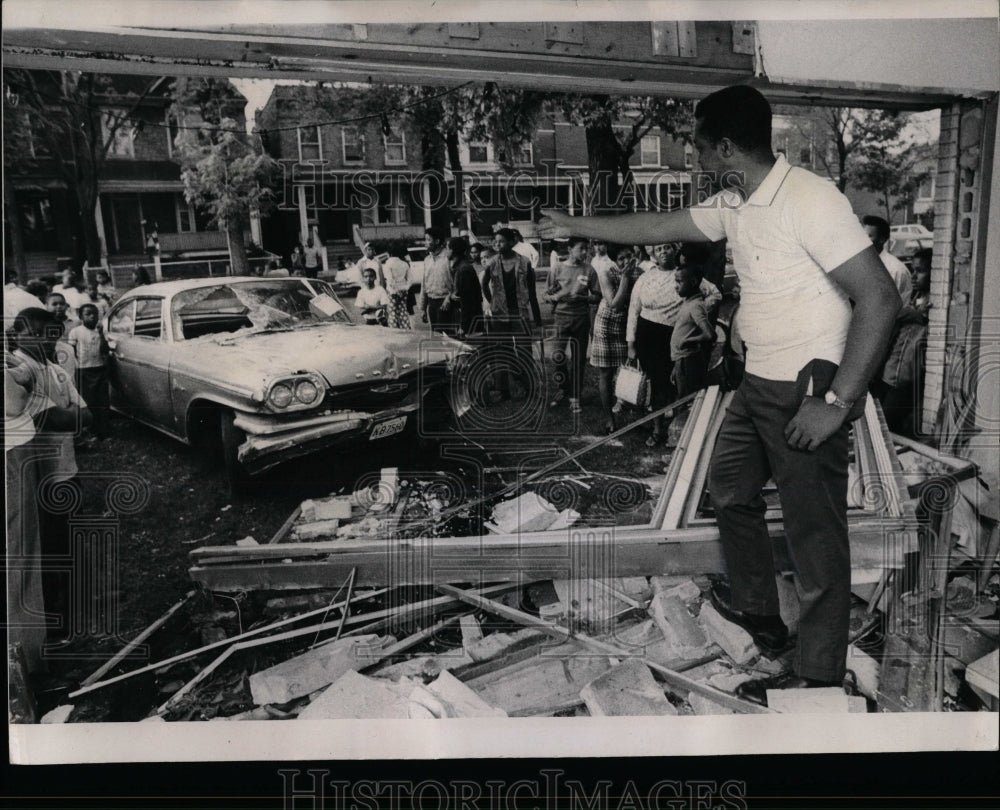 1969 James Bragg House Driven Into - Historic Images