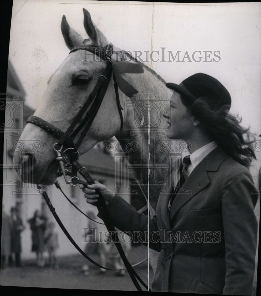 1947 Stock Show Enthusiast Miss Barbara Bal - Historic Images