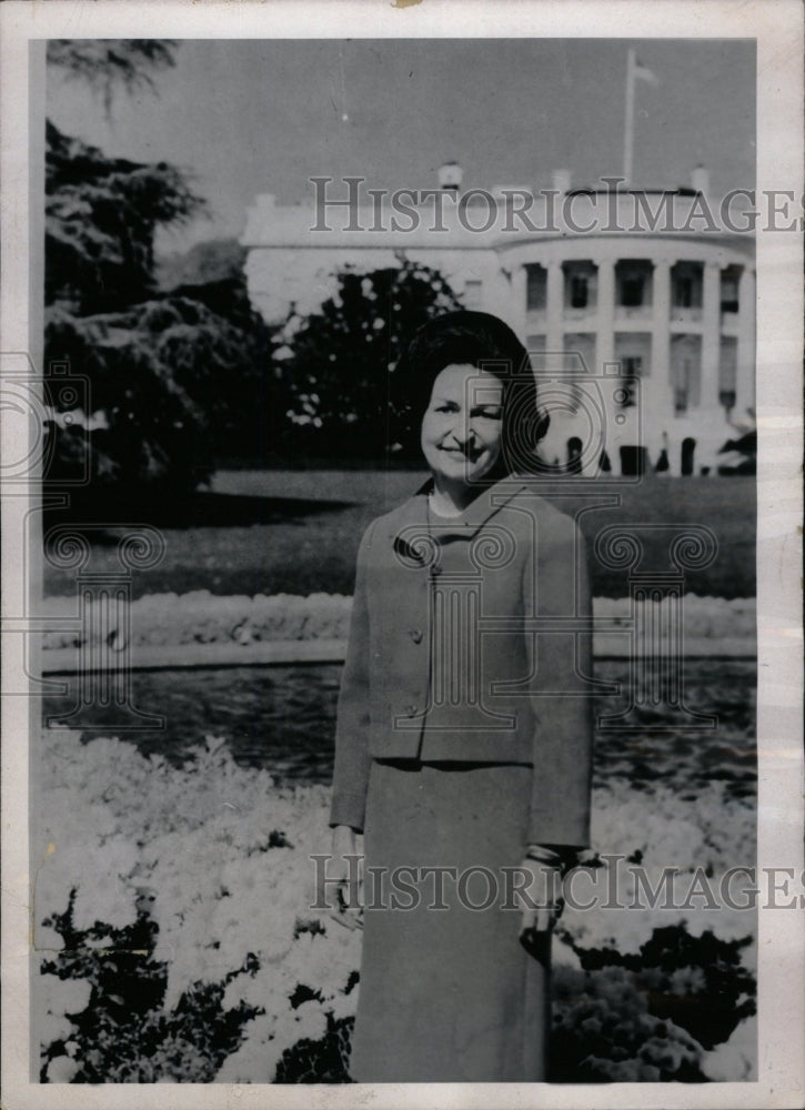 1970 Press Photo Lady Bird Johnson White House corner- RSA03263 - Historic Images