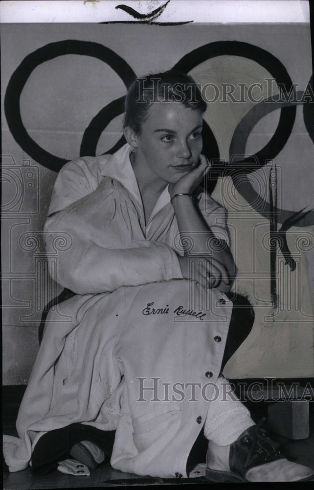 1956 Broken Arm Sling Ernostine Russell Win - Historic Images