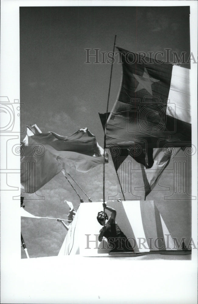 1990 National Flag Waving Chile New Democra - Historic Images