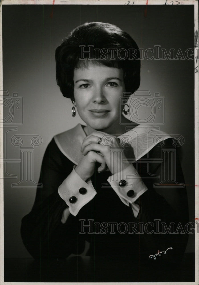 1966 Barbara Hill Pianist - Historic Images