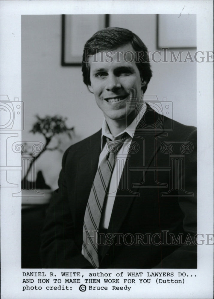 1987 Press Photo Daniel White Dutton Lawyers Author Do- RSA04697 - Historic Images