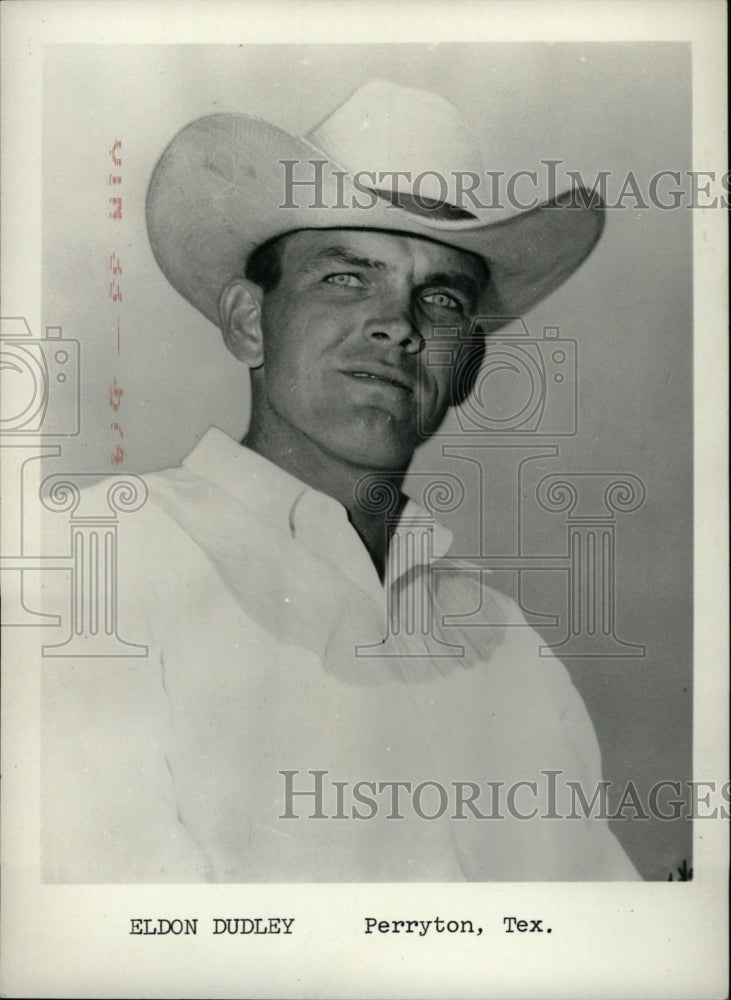 1967 Eldon Dudley wears hat pose Perryton - Historic Images