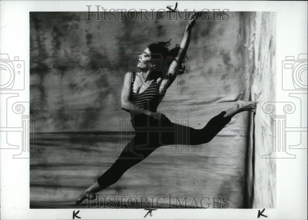 1993 Press Photo Julia Sasso Choreographer Dance Educat- RSA05155 - Historic Images