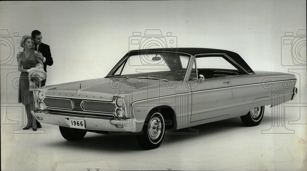 1965 Press Photo Plymouth 2 door VIP- RSA05203 - Historic Images